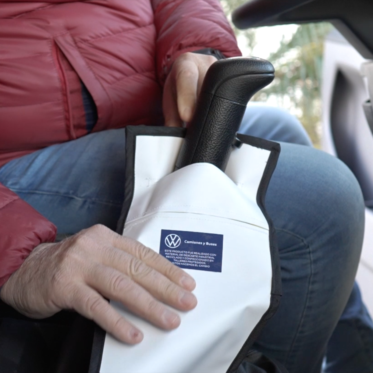 In-car rubbish bag made from recovered banner