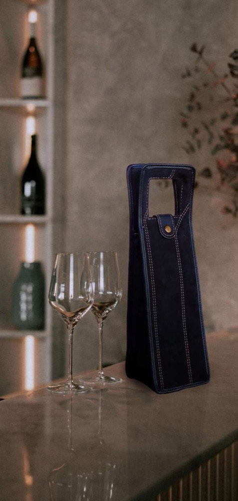 Wine bag m01 de tapizado, en contexto